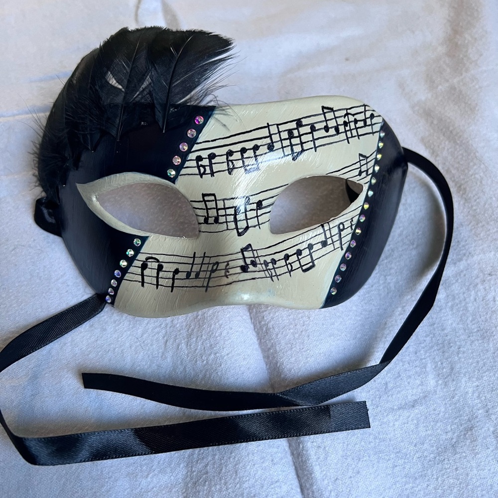 🎼 Taylor Swift “Cruel Summer” Mask